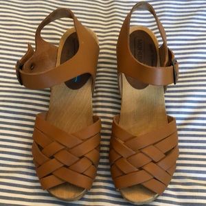 Great condition Moheda Clogs 37